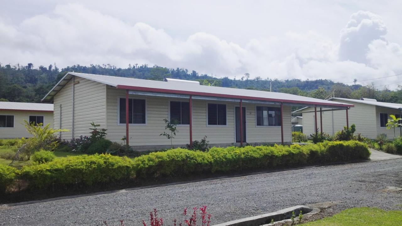 Crossroads Hotel Lae Omili 외부 사진