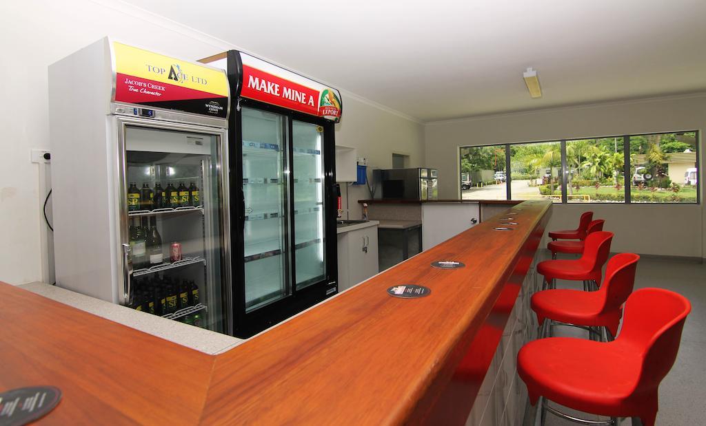 Crossroads Hotel Lae Omili 외부 사진